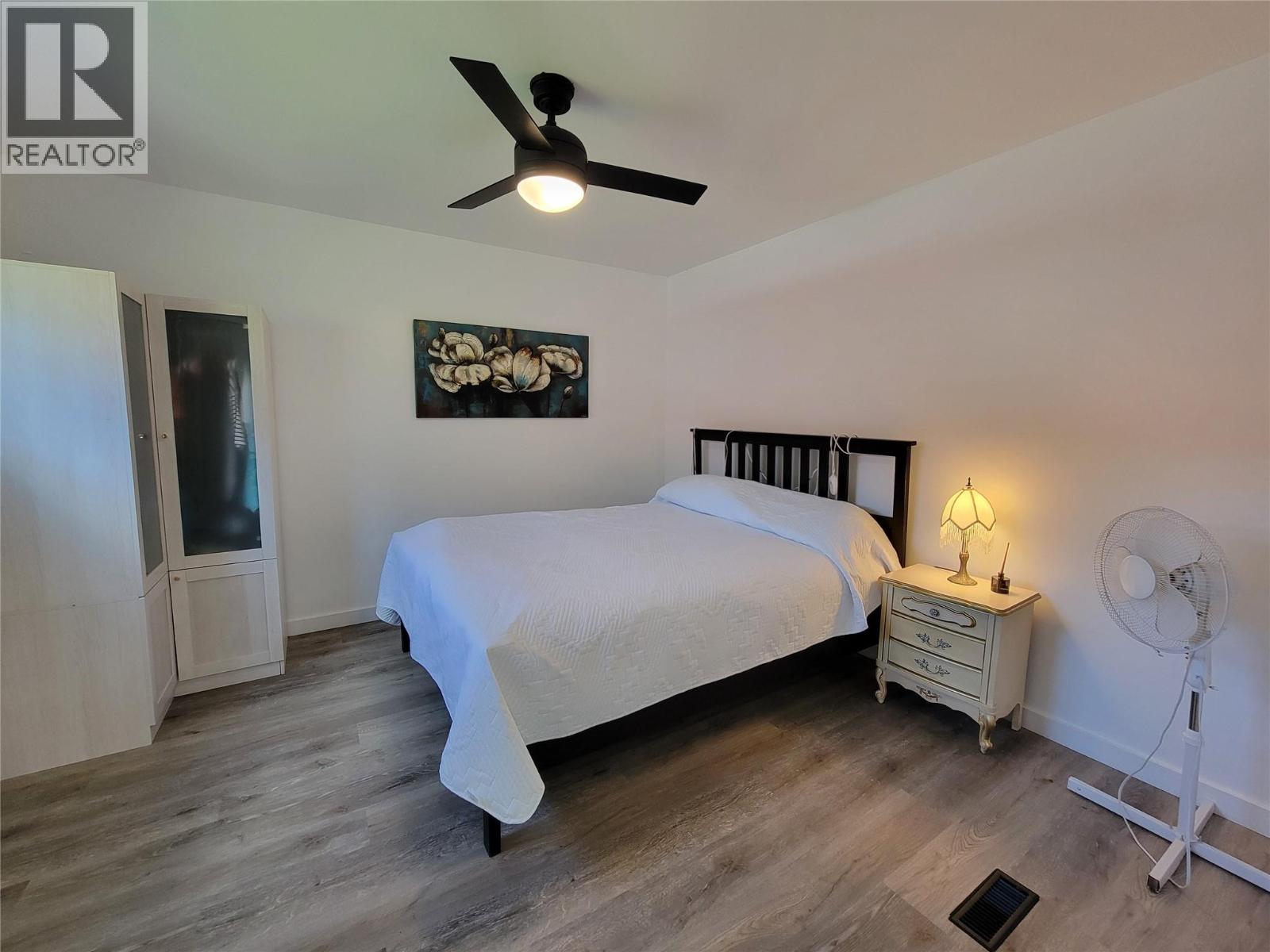 218 10th Avenue, Keremeos