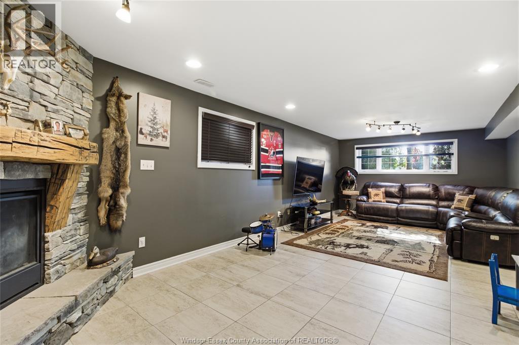 416 LILLIAN LANE, Lakeshore, Ontario, N0R1A0 — Photo 3