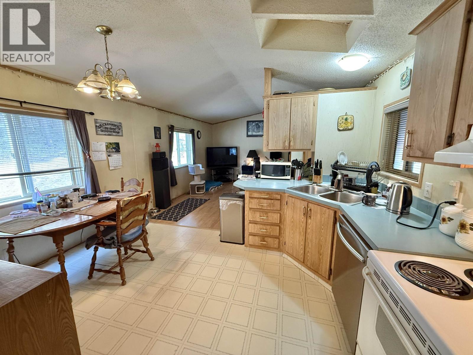 5628 KIRBY ROAD - 11