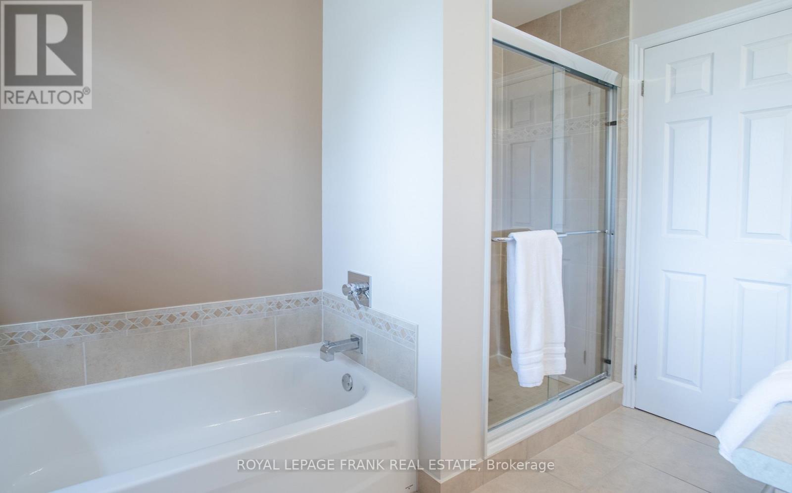 85 AMBLESIDE DRIVE - 39