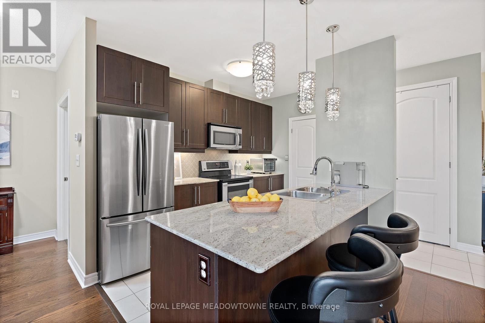 #405 383 MAIN STREET E - 11