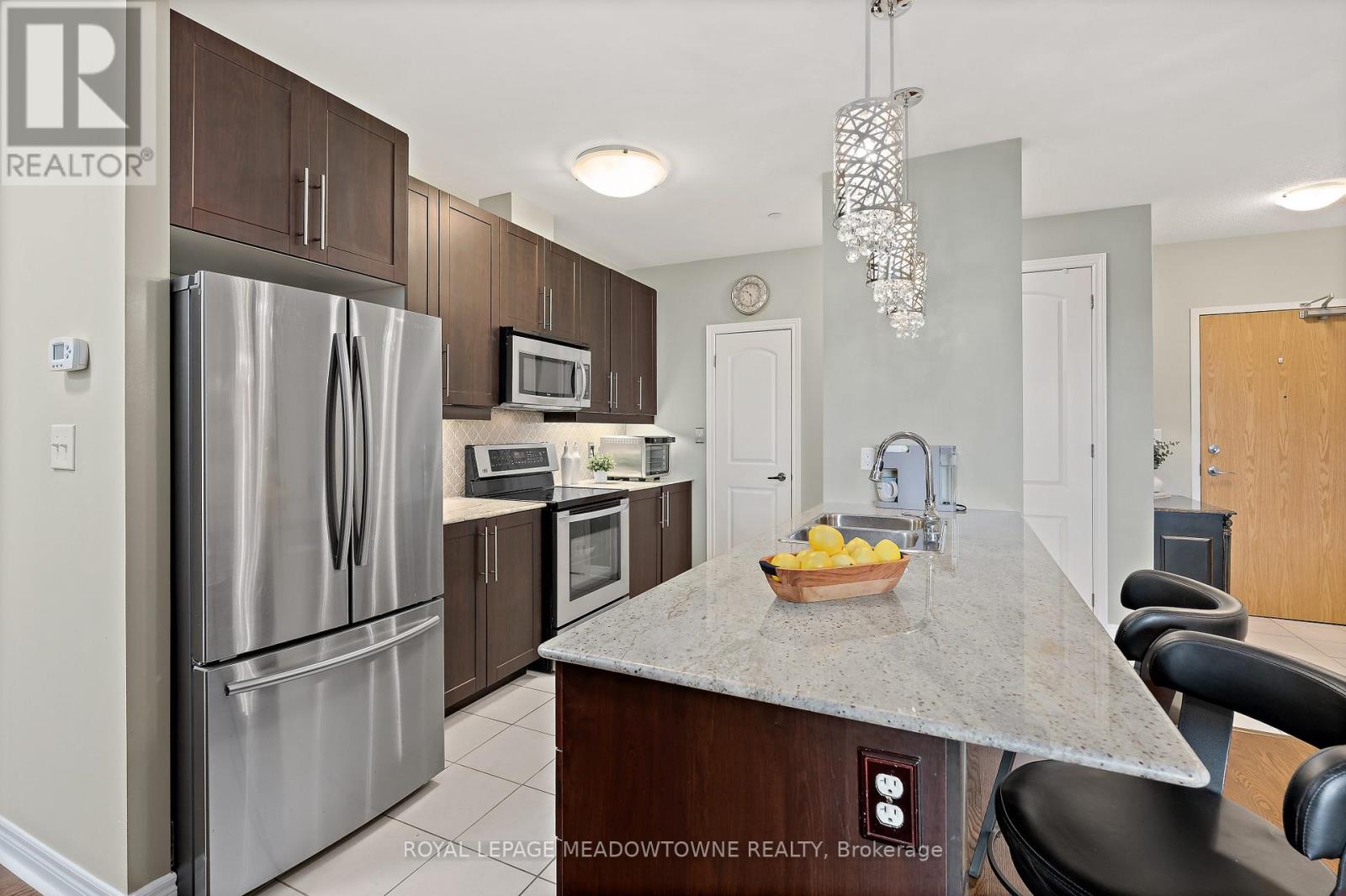 #405 383 MAIN STREET E - 12