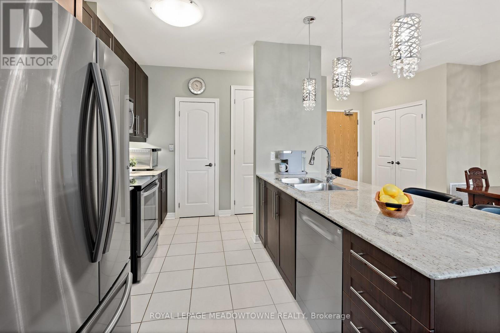 #405 383 MAIN STREET E - 13
