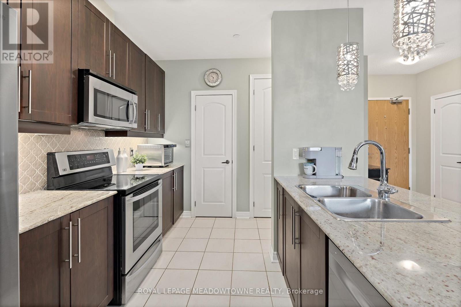 #405 383 MAIN STREET E - 14