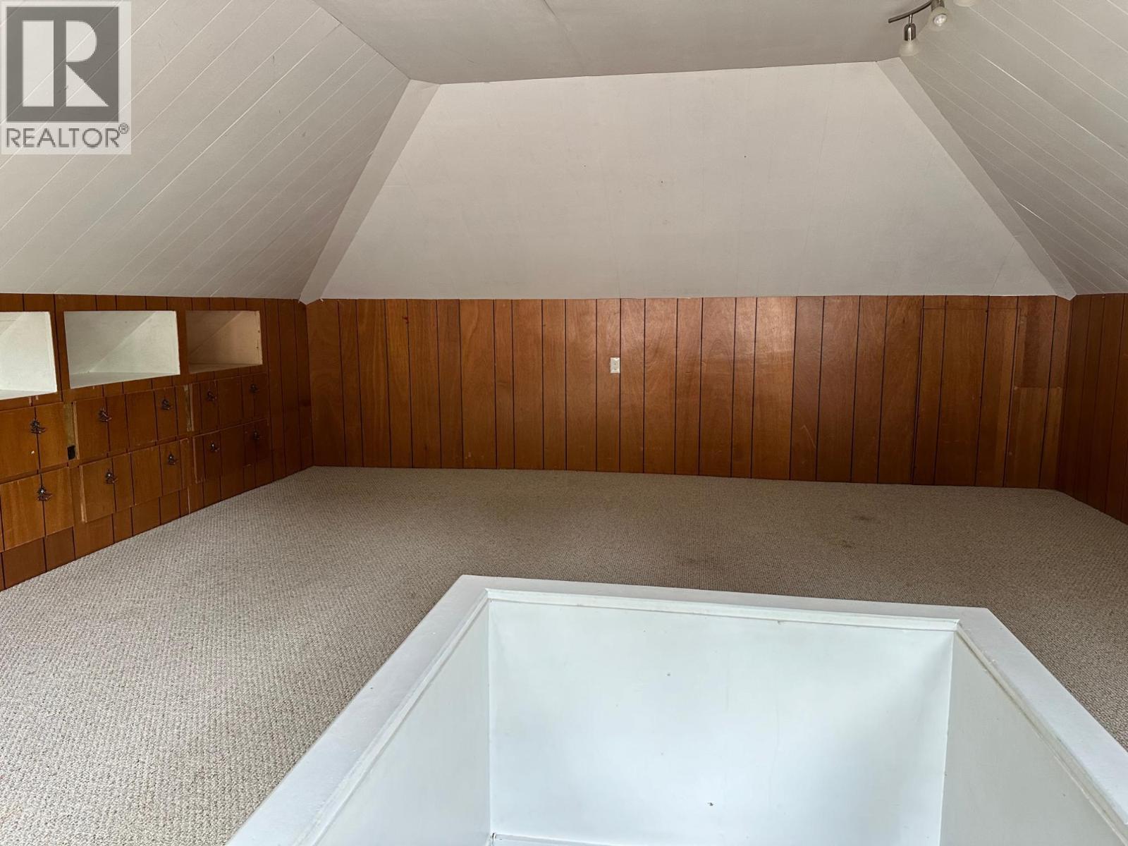 815 Baker Street - 5