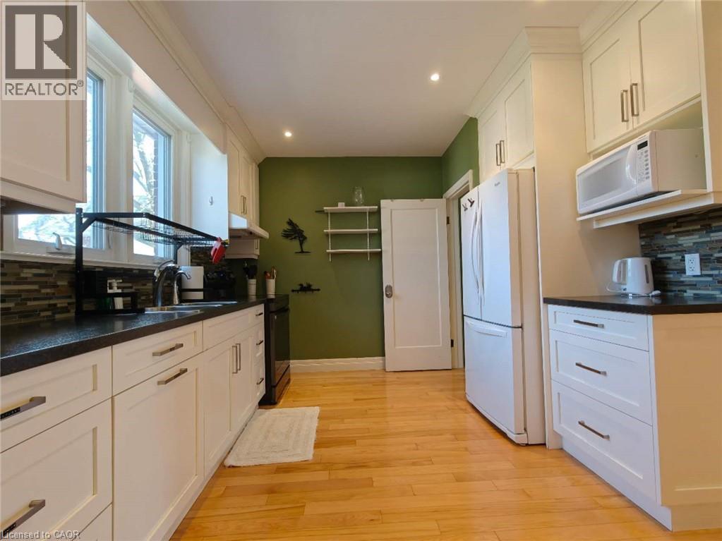 18 DUNBAR Road S, Waterloo, Ontario, N2L2E1 — Photo 14