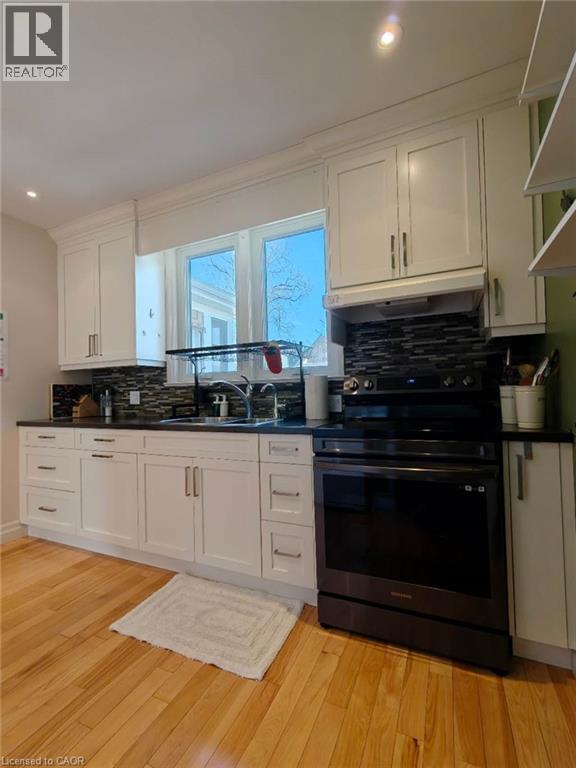 18 DUNBAR Road S, Waterloo, Ontario, N2L2E1 — Photo 17