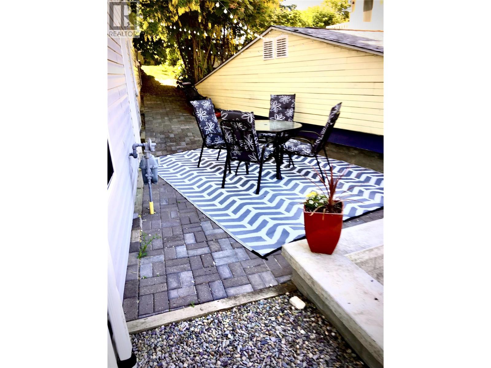 622 Regina Street - 30