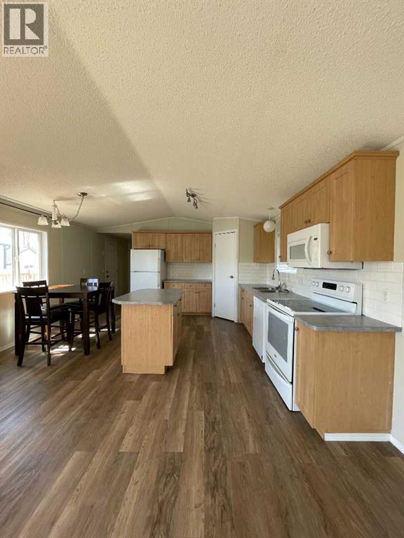 12 Dewberry Road — photo 6