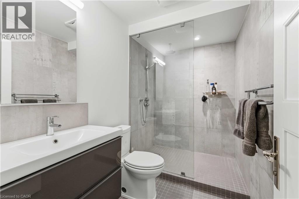 20 SHAKESPEARE Avenue - 43