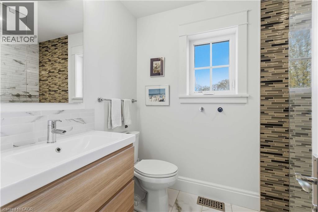 20 SHAKESPEARE Avenue - 36
