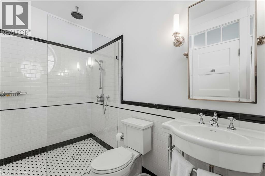 20 SHAKESPEARE Avenue - 16