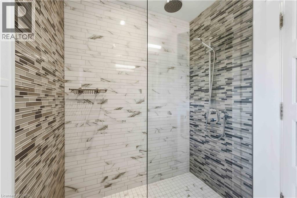 20 SHAKESPEARE Avenue - 38