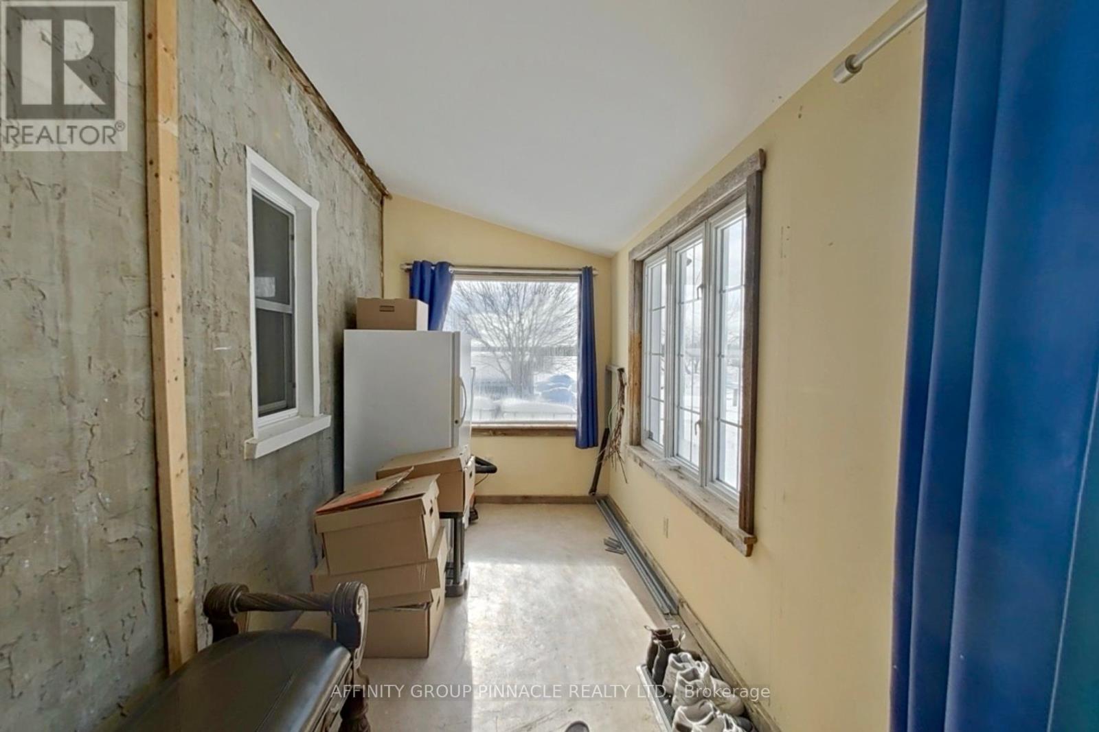 482 PORTAGE ROAD - 6