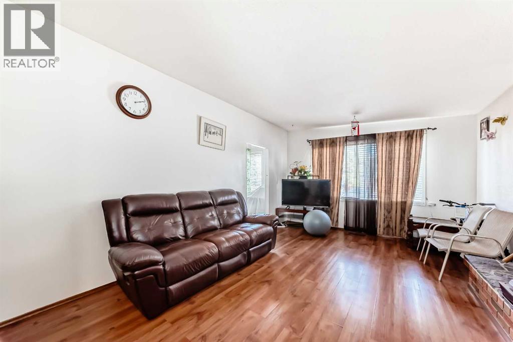 2106 24 Street S - 4