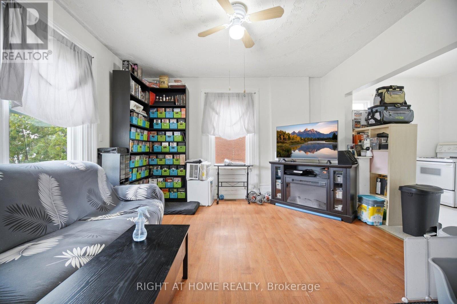 190 SHERIDAN STREET - 33