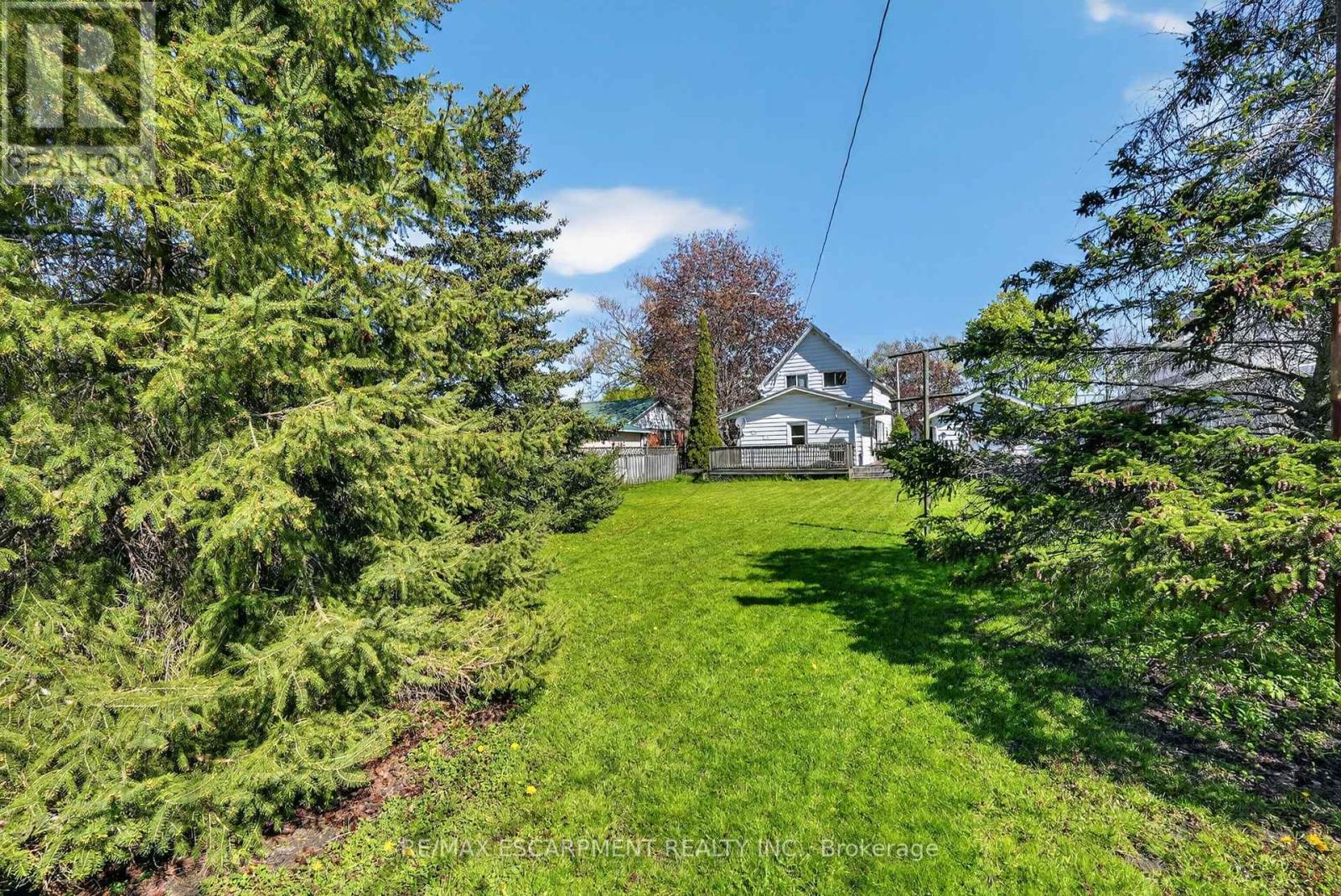 520 ALDER STREET E - 16