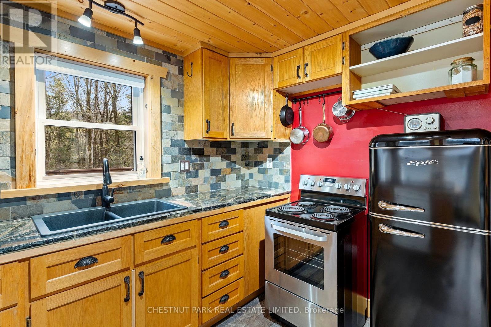318 HIGHLAND STREET - 4