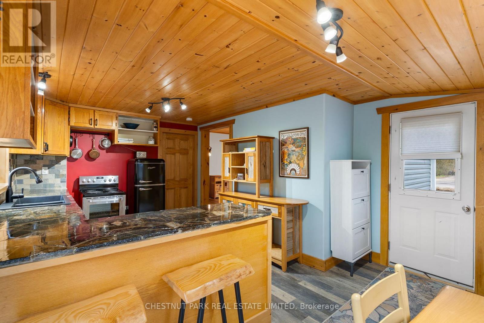 318 HIGHLAND STREET - 9