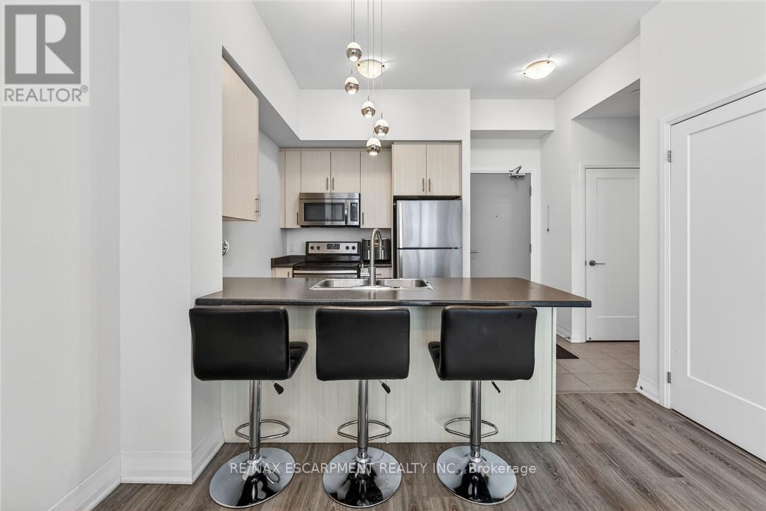 #516 10 CONCORD PLACE - 11