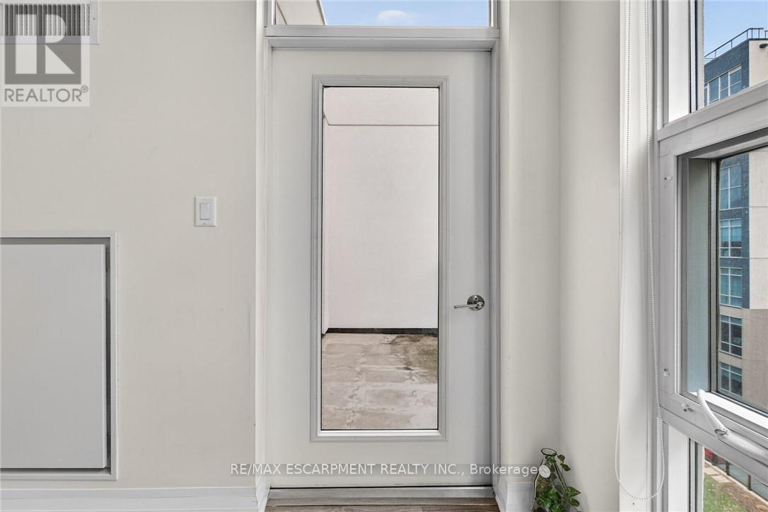 #516 10 CONCORD PLACE - 16