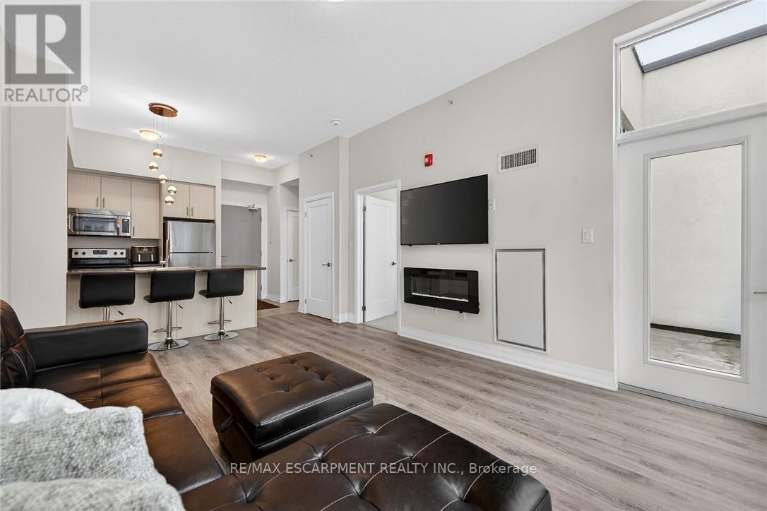 #516 10 CONCORD PLACE - 18