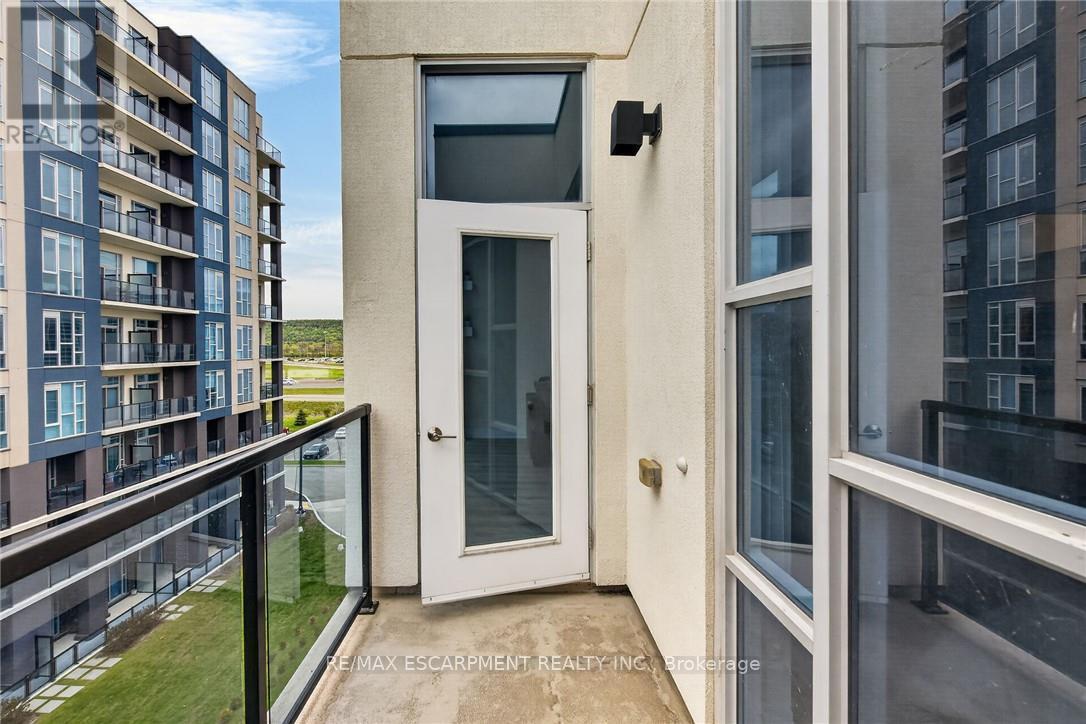 #516 10 CONCORD PLACE - 26
