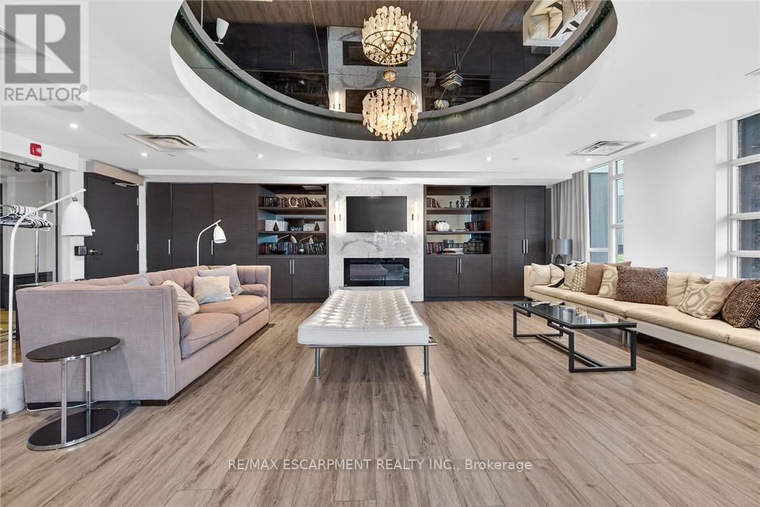 #516 10 CONCORD PLACE - 30
