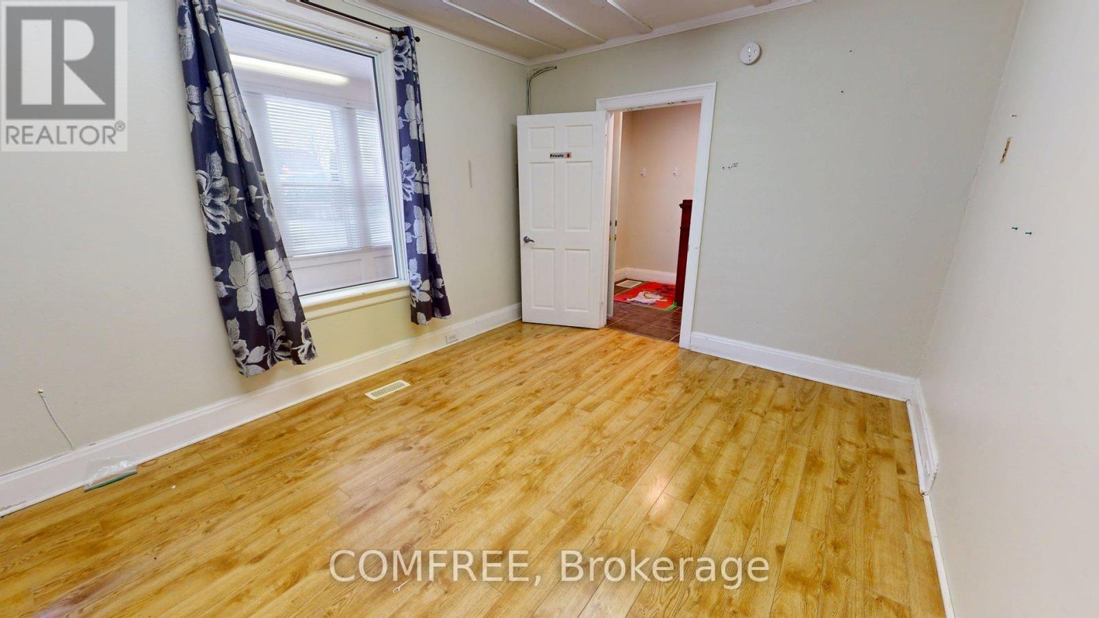 1405 KING STREET E - 10