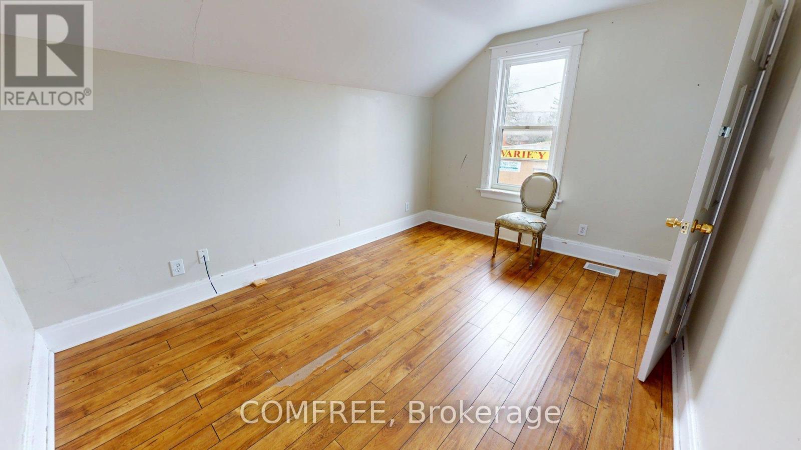 1405 KING STREET E - 15