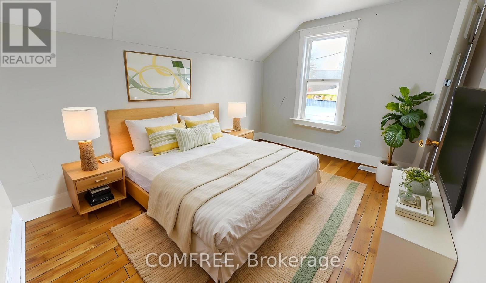 1405 KING STREET E - 16
