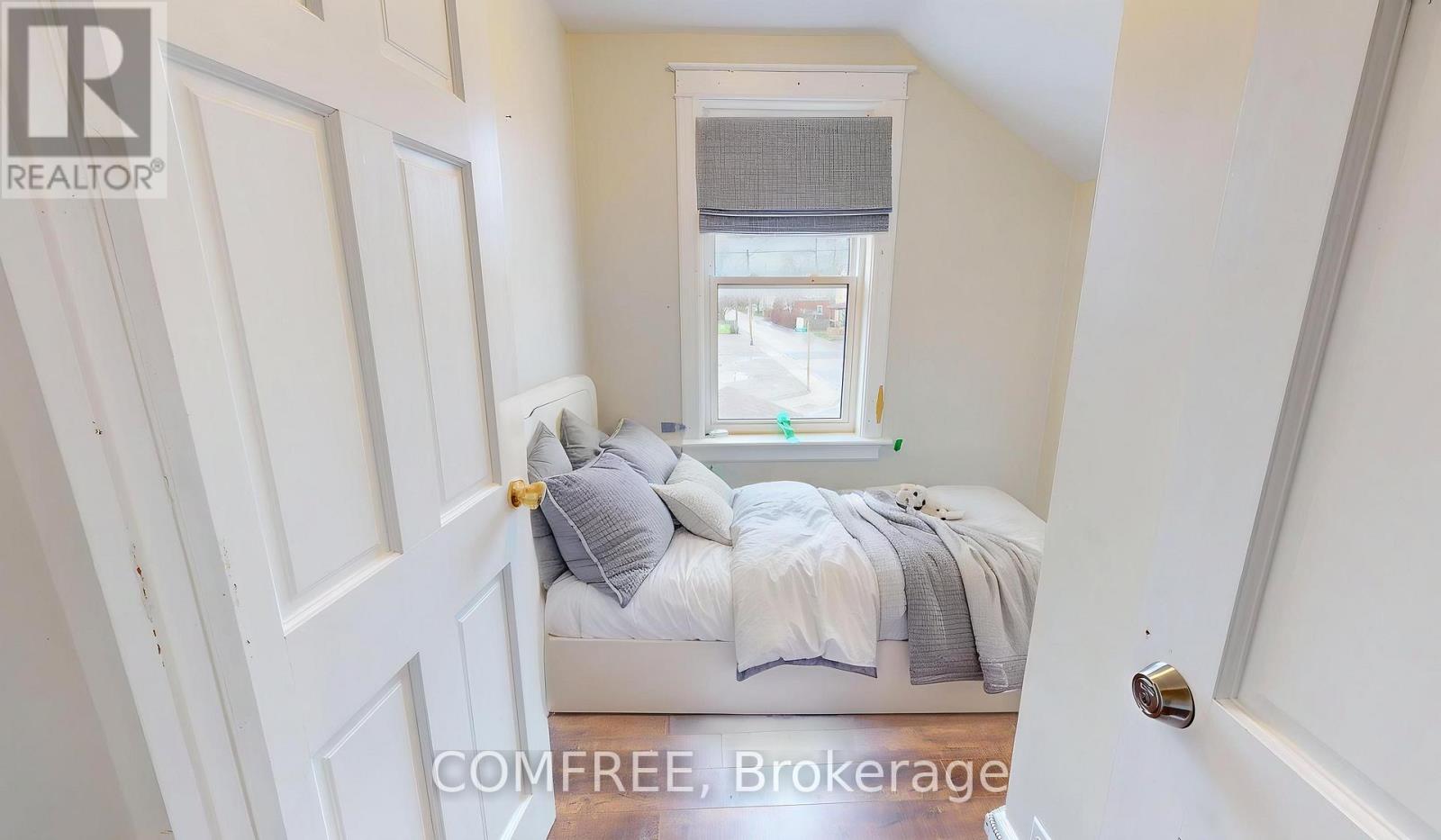 1405 KING STREET E - 19