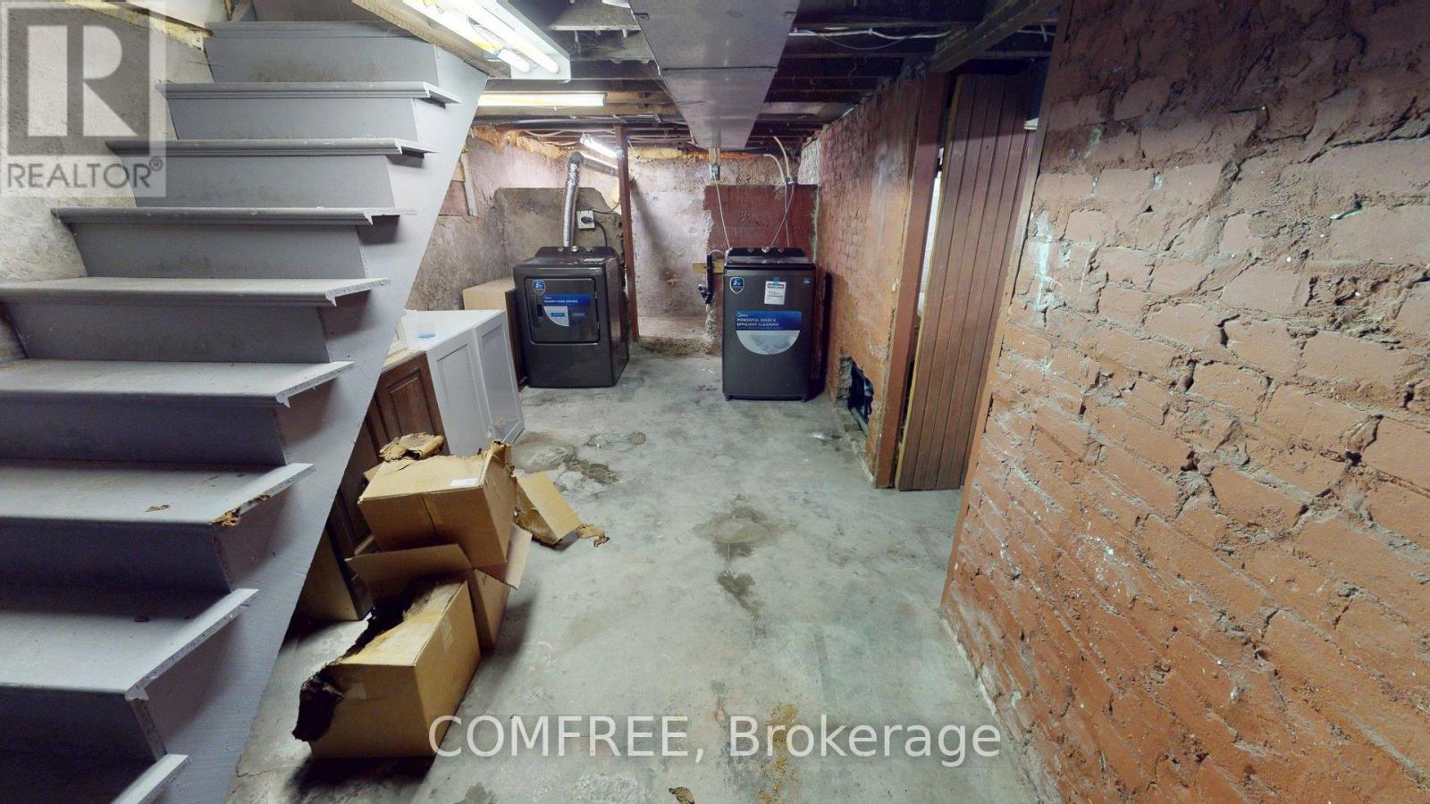 1405 KING STREET E - 20