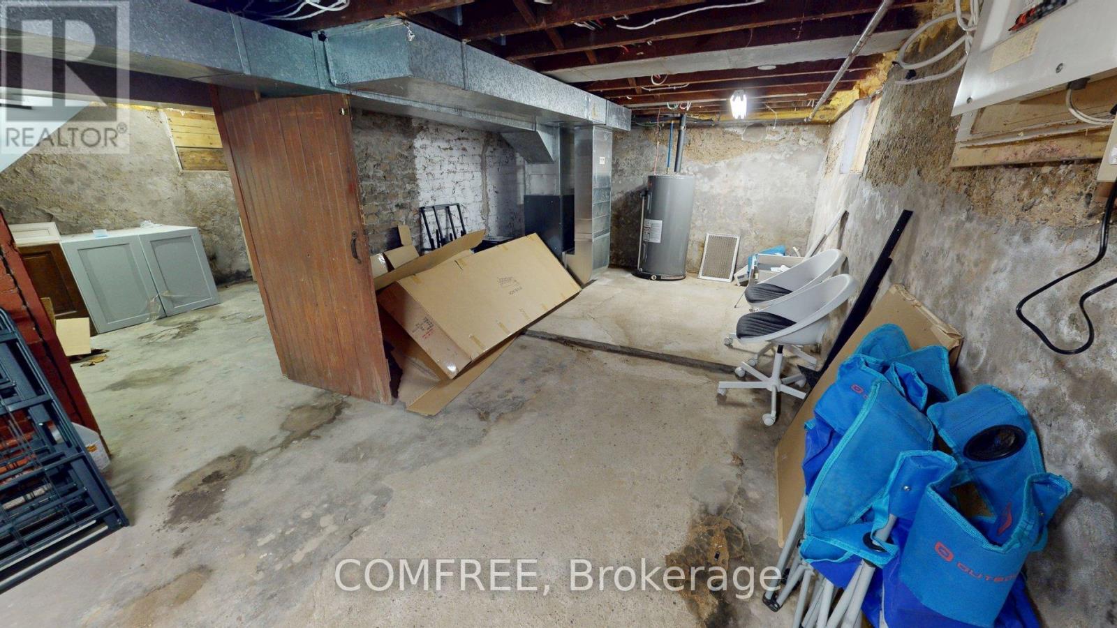 1405 KING STREET E - 21