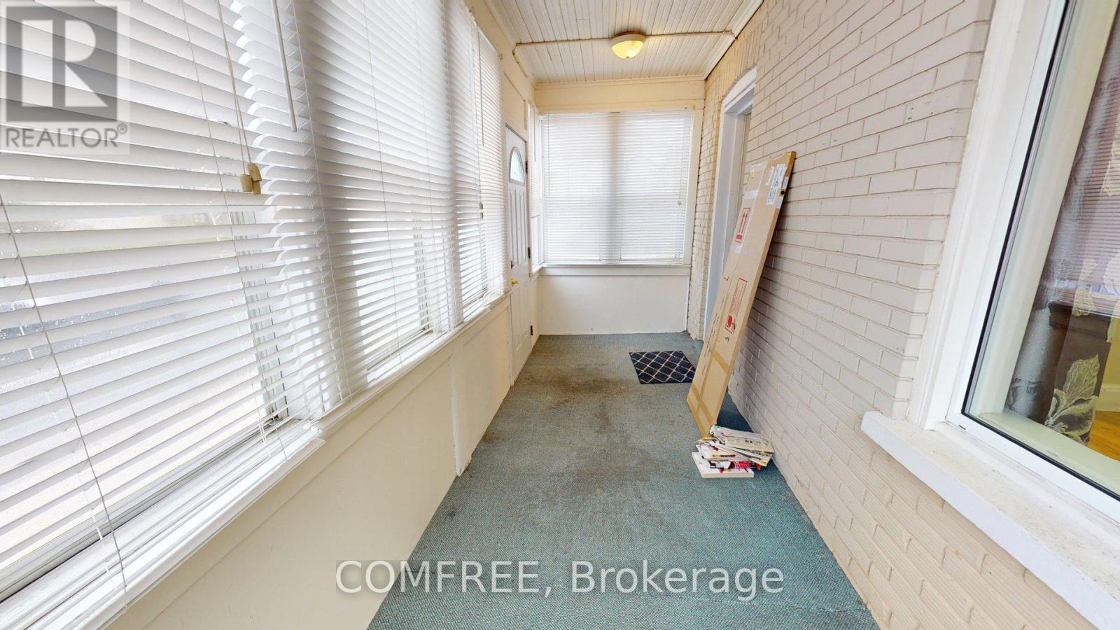 1405 KING STREET E - 23