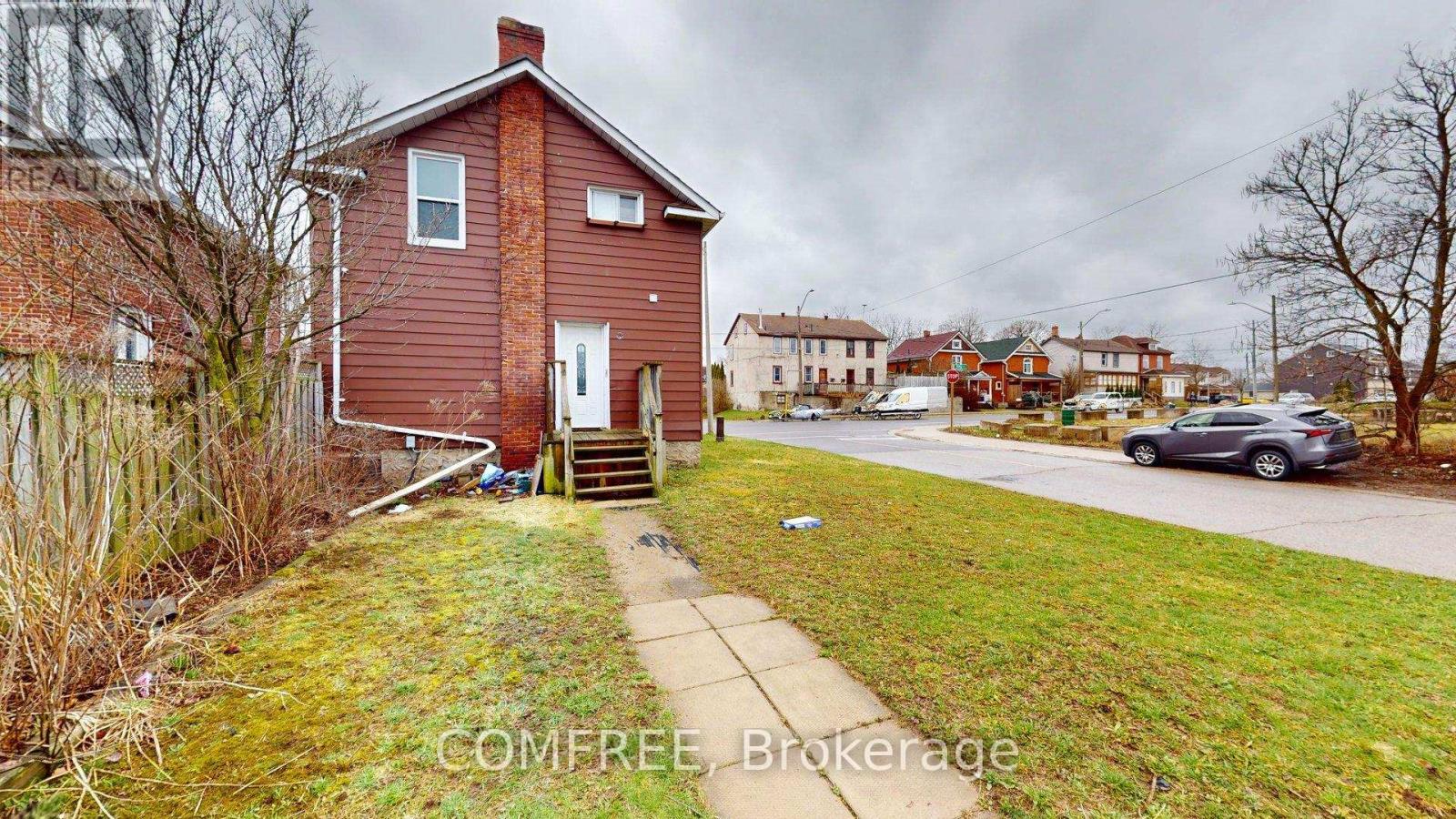 1405 KING STREET E - 26