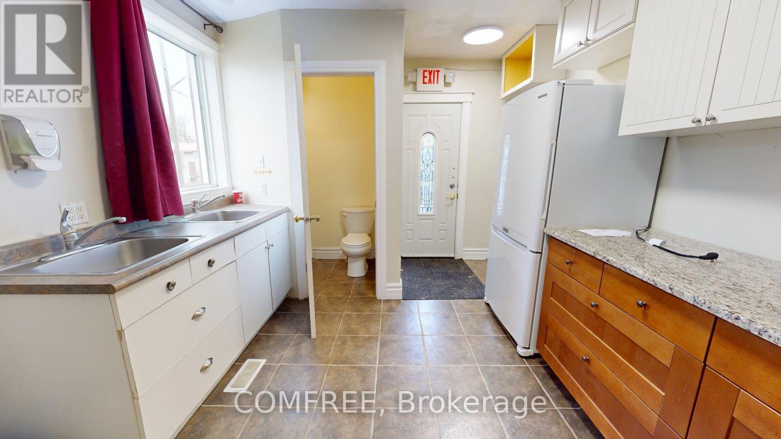 1405 KING STREET E - 6