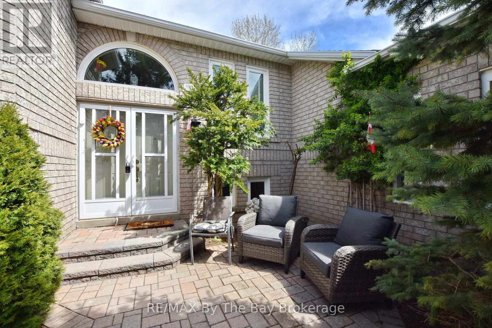17 ACORN CRESCENT - 2