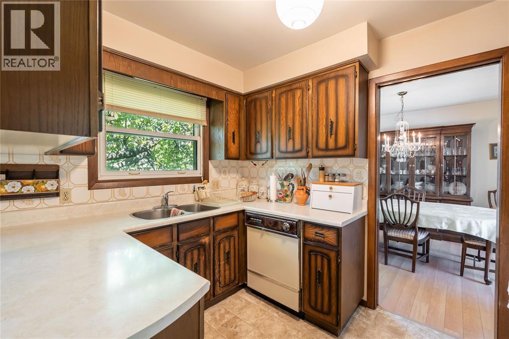 1083 SALISBURY STREET, Sarnia, Ontario, N7S3V6 — Photo 22