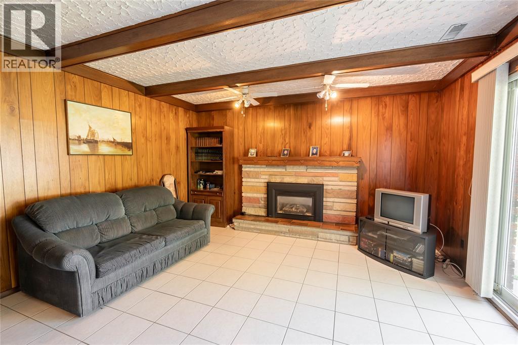 1083 SALISBURY STREET, Sarnia, Ontario, N7S3V6 — Photo 8