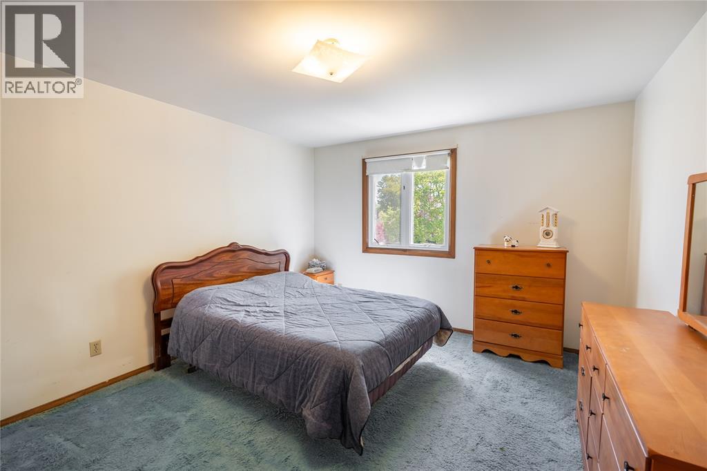1083 SALISBURY STREET, Sarnia, Ontario, N7S3V6 — Photo 31