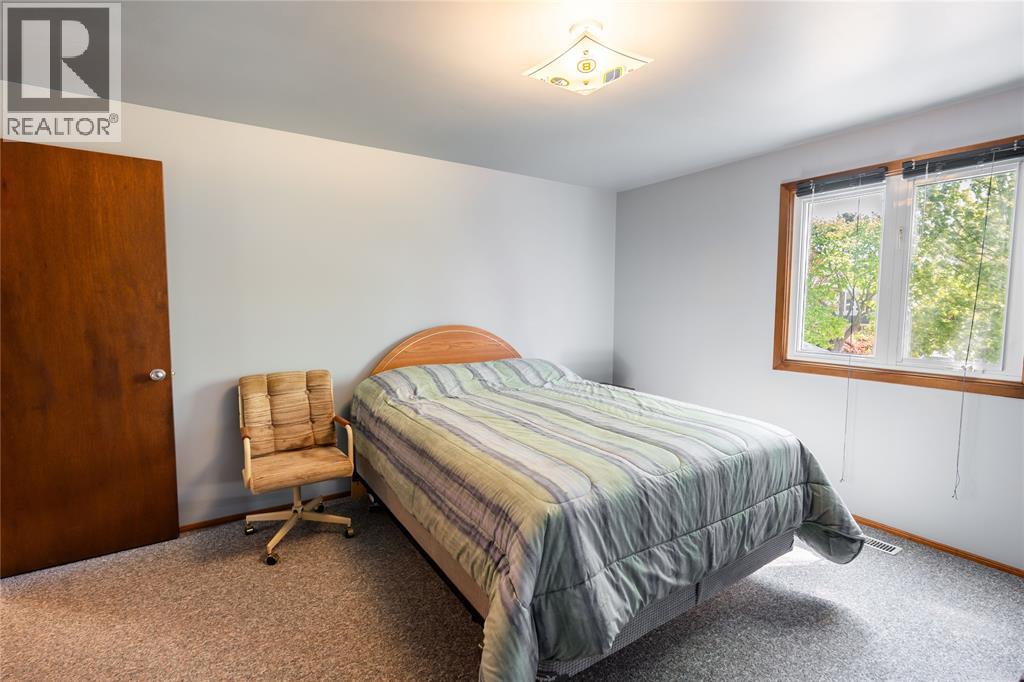 1083 SALISBURY STREET, Sarnia, Ontario, N7S3V6 — Photo 29