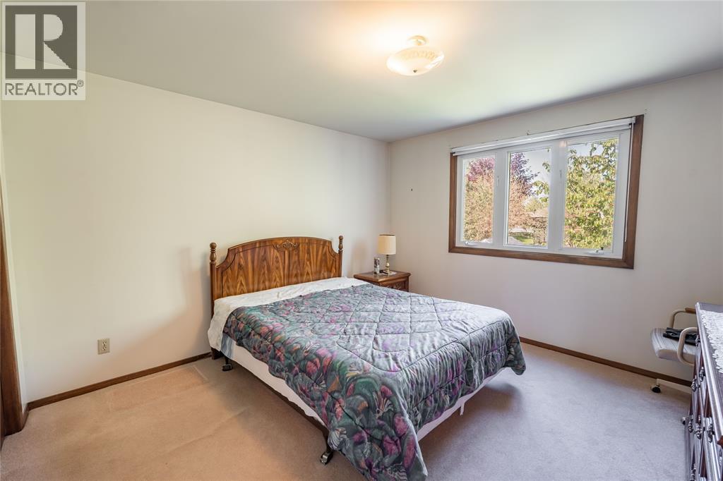 1083 SALISBURY STREET, Sarnia, Ontario, N7S3V6 — Photo 16