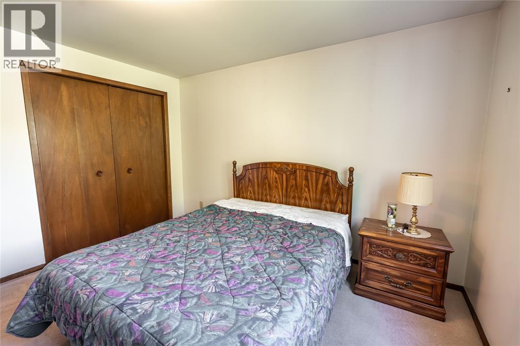 1083 SALISBURY STREET, Sarnia, Ontario, N7S3V6 — Photo 37