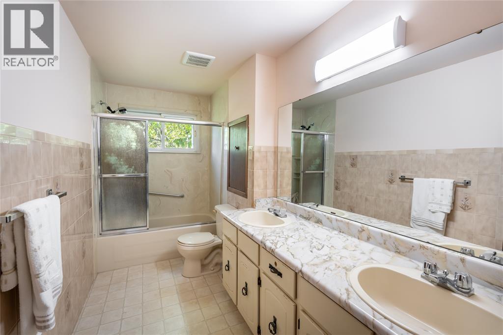 1083 SALISBURY STREET, Sarnia, Ontario, N7S3V6 — Photo 28