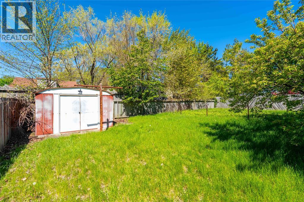 1083 SALISBURY STREET, Sarnia, Ontario, N7S3V6 — Photo 19