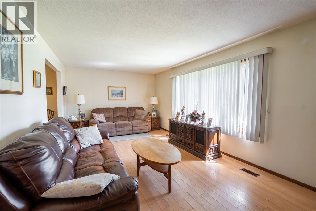 1083 SALISBURY STREET, Sarnia, Ontario, N7S3V6 — Photo 18