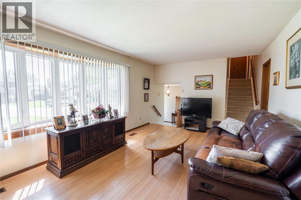 1083 SALISBURY STREET, Sarnia, Ontario, N7S3V6 — Photo 9