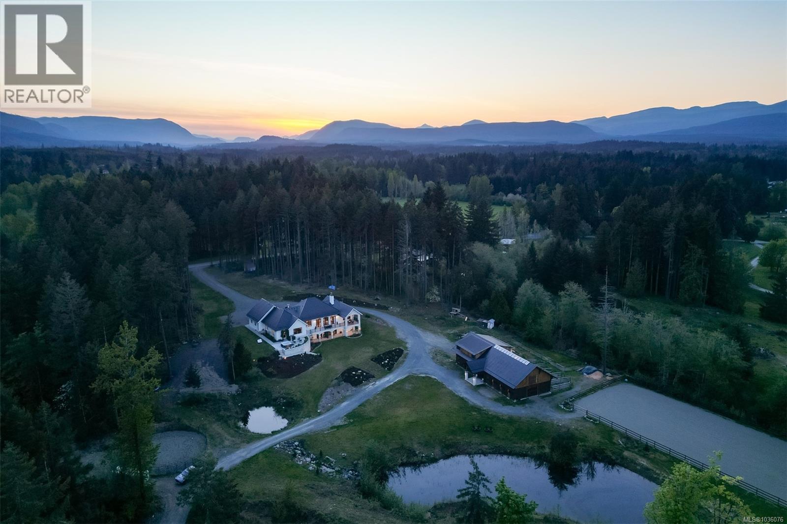 4939 Waters Rd - 2