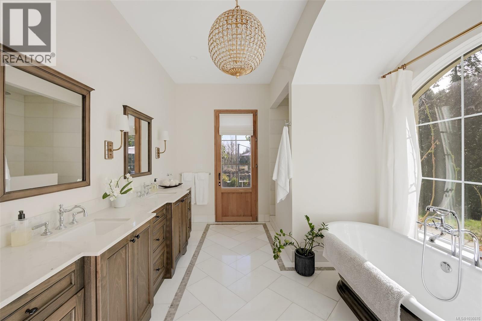 4939 Waters Rd - 20